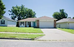 1044 S Missouri Avenue, Springfield, MO 65807