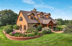 427 W 8th Avenue, Stanley, WI 54768
