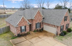 214 Eagle View Drive, Senatobia, MS 38668