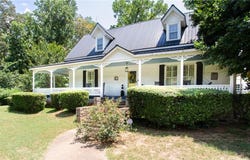 2345 Seagraves Mill Road, Hull, GA 30646
