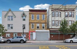 3136 Summit Avenue, Union City, NJ 07087