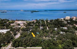 525 BROADWAY, DUNEDIN, FL 34698