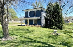545 S Chestnut Street, Cameron, MO 64429