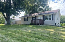 860 E Front Street, Kidder, MO 64649