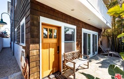 702 Pacific Ave., Venice, CA 90291