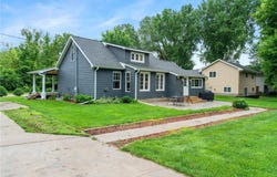 2501 County Road C2 W, Roseville, MN 55113