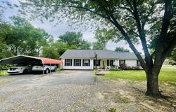 1012 1/2 Pioneer Road, Searcy, AR 72143