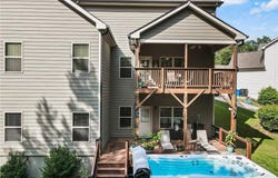 4018 Oxford Lane, Gainesville, GA 30506