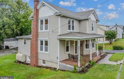 307 HARRISON Avenue, BERKELEY SPRINGS, WV 25411