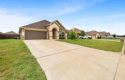 911 Elk Ridge Drive, Stephenville, TX 76401