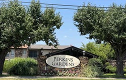 427 S PERKINS Rd, Memphis, TN 38117