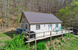7300 Snake Hollow Road, Sneedville, TN 37869
