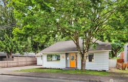825 Main Street, Lynden, WA 98267