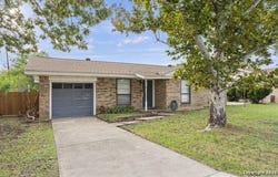 1911 Singing Wind, Kerrville, TX 78028