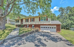 6432 Sugar Ridge DR, Roanoke, VA 24018