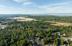 5286 DUNEWOOD Dr, Florence, OR 97439