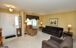 8 RAVEN COURT, MOUNT LAUREL, NJ 08054