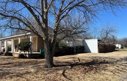 316 E Spring Street, Henrietta, TX 76365