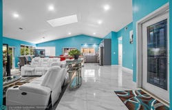 8810 Paradise Ct, Tamarac, FL 33321