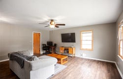 613 Hughes Avenue, Des Moines, IA 50315