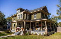 617 E Delaware Street, Siloam Springs, AR 72761