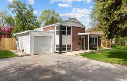 733 CARVER Lane, MENASHA, WI 54952