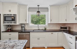 894 Vauxhall St Extension, Waterford, CT 06385