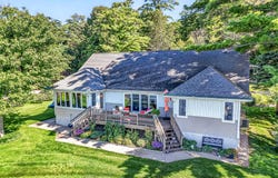 817 E Lake Road, Pentwater, MI 49449