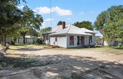 506 E MAIN Street, Hamilton, TX 76531
