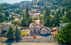 2744 NW DAYSHA DR, Roseburg, OR 97471