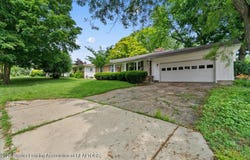 1613 Parkvale Avenue, East Lansing, MI 48823