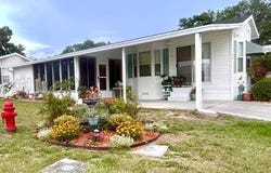 200 Devault St, Umatilla, FL 32784