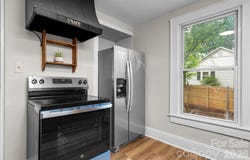 355 15th Avenue NE, Hickory, NC 28601