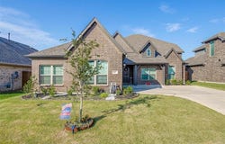 517 Ramon Street, Burleson, TX 76028