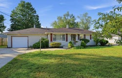 1967 E La Salle Ave, Mishawaka, IN 46545
