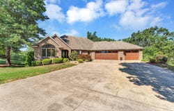 201 Silver Oak Lane, Branson West, MO 65737