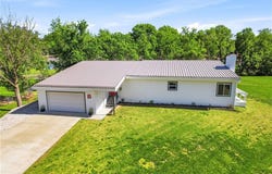 15 NE Johnson Street, Lee's Summit, MO 64063