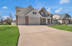 1002 Brook Mont Drive, O'Fallon, MO 63366