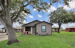 1916 Holloman Drive, Port Lavaca, TX 77979