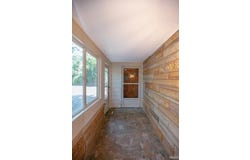 10461 Glenwood Avenue, Osceola, IN 46561