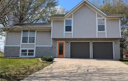 1900 SE 6TH Terrace, Lee's Summit, MO 64063