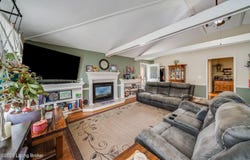 7505 Jamaica Dr, Louisville, KY 40214