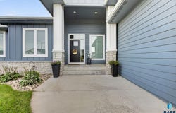 7428 E Twin Pines Ct, Sioux Falls, SD 57110