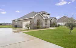 6417 Palmetto Pointe Drive, Ocean Springs, MS 39564