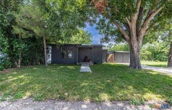 608 San Antonio Avenue, Seguin, TX 78155