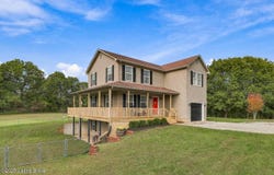 105 Lindsey Ct, Brandenburg, KY 40108