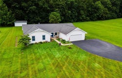 2396 Camelot Drive, Columbiana, OH 44408