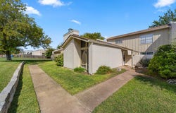1950-B Leslie Dr, Kerrville, TX 78028