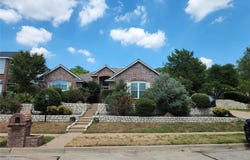 3523 Oak Bend Drive, Arlington, TX 76016