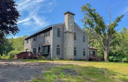 198 Union Rd, Wales, MA 01081